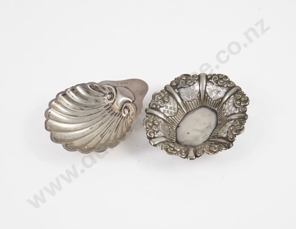 S/S Scallop Butter Dish & Oval Bon Bon Dish Image 1++