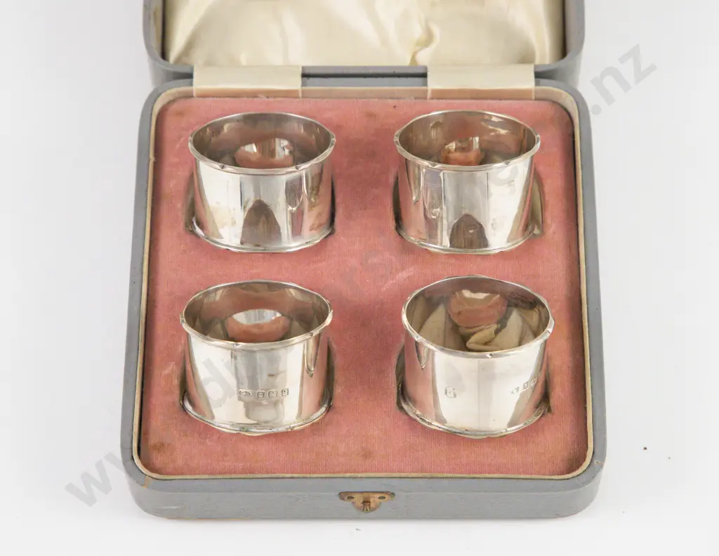Cased Set Of 4 Geo V S/S Napkin Rings Image 1++
