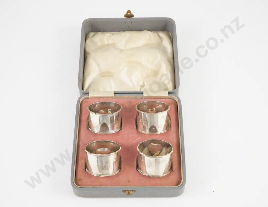 Cased Set Of 4 Geo V S/S Napkin Rings Image 1++