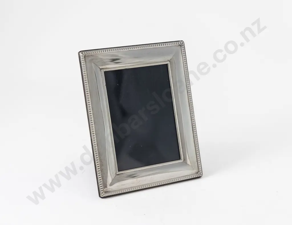 Modern S/S Photo Frame Image 1++