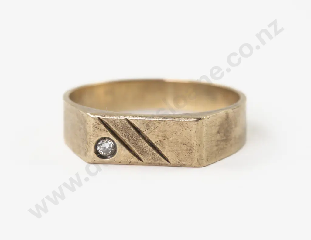 9ct Solitaire Diamond Signet Ring Image 1++