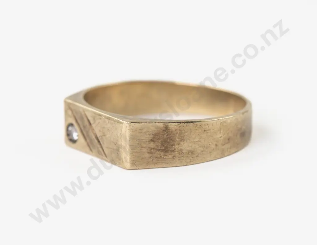 9ct Solitaire Diamond Signet Ring Image 1++