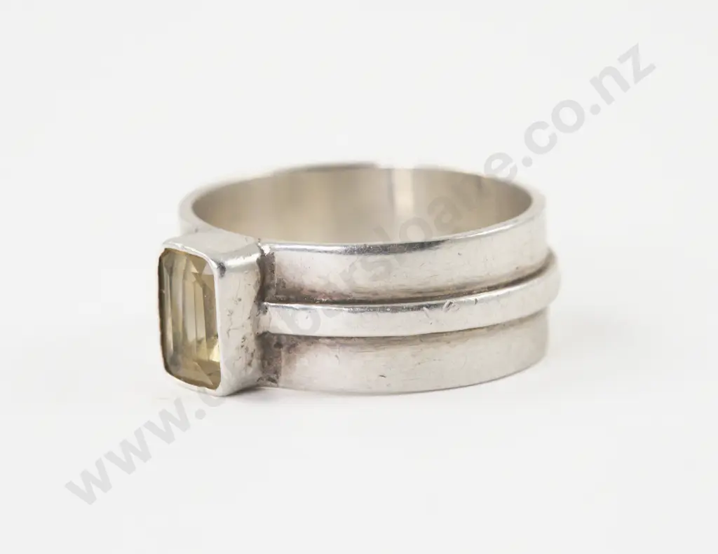 S/S Single Stone Citrine Fancy Band Ring Image 1++
