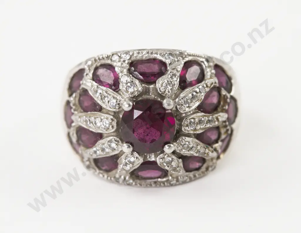 S/S Red and White Crystal Cluster Dress Ring Image 1++