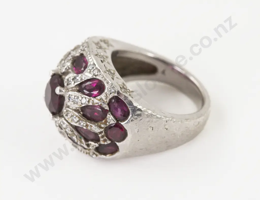 S/S Red and White Crystal Cluster Dress Ring Image 1++