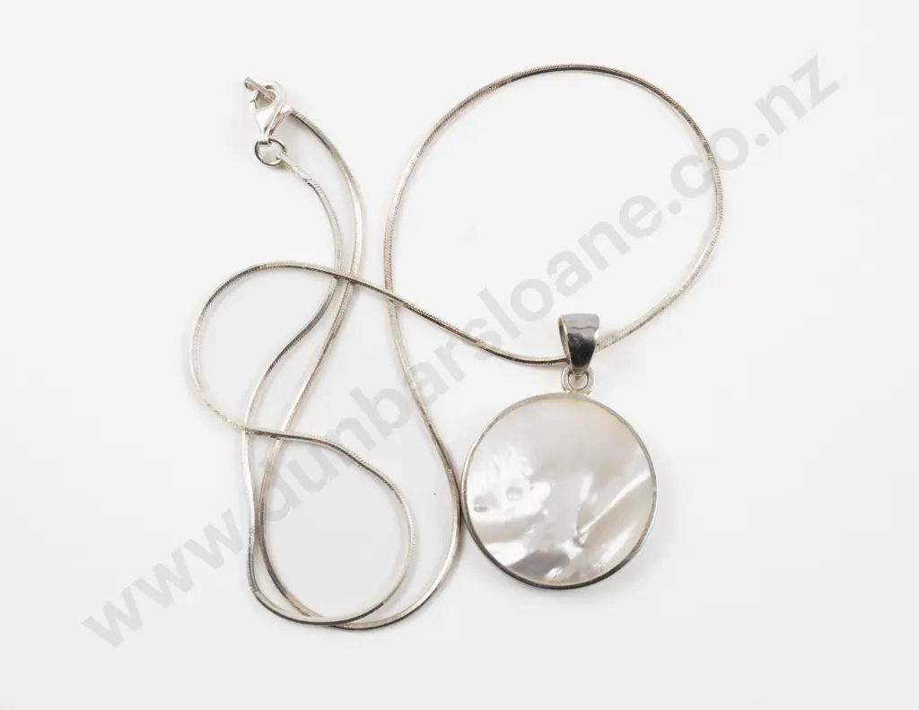 S/S Framed Circular MOP Pendant on .925 Silver Fine Link Neck Chain Image 1++