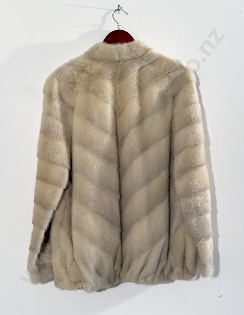 Vintage English and Foreign (Fur Co Ltd) Ladies Fur Jacket Image 1++