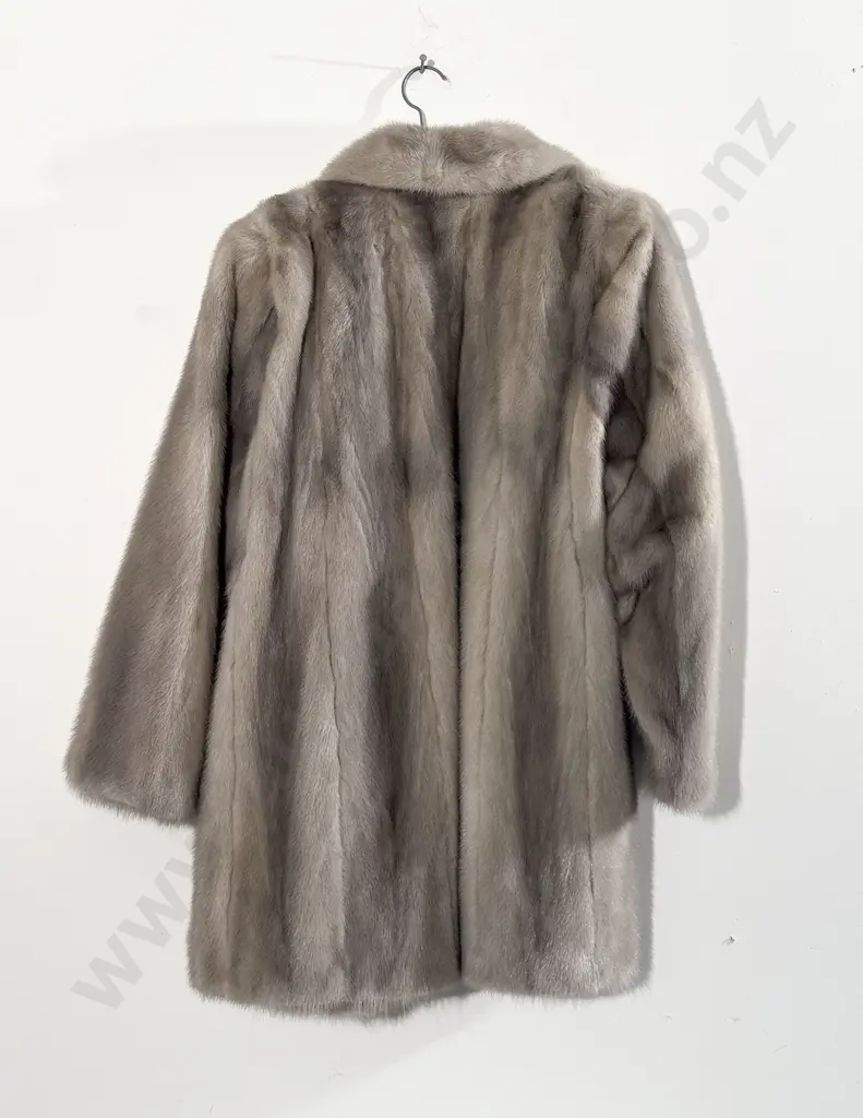 Vintage Ladies Fur Jacket Image 1++