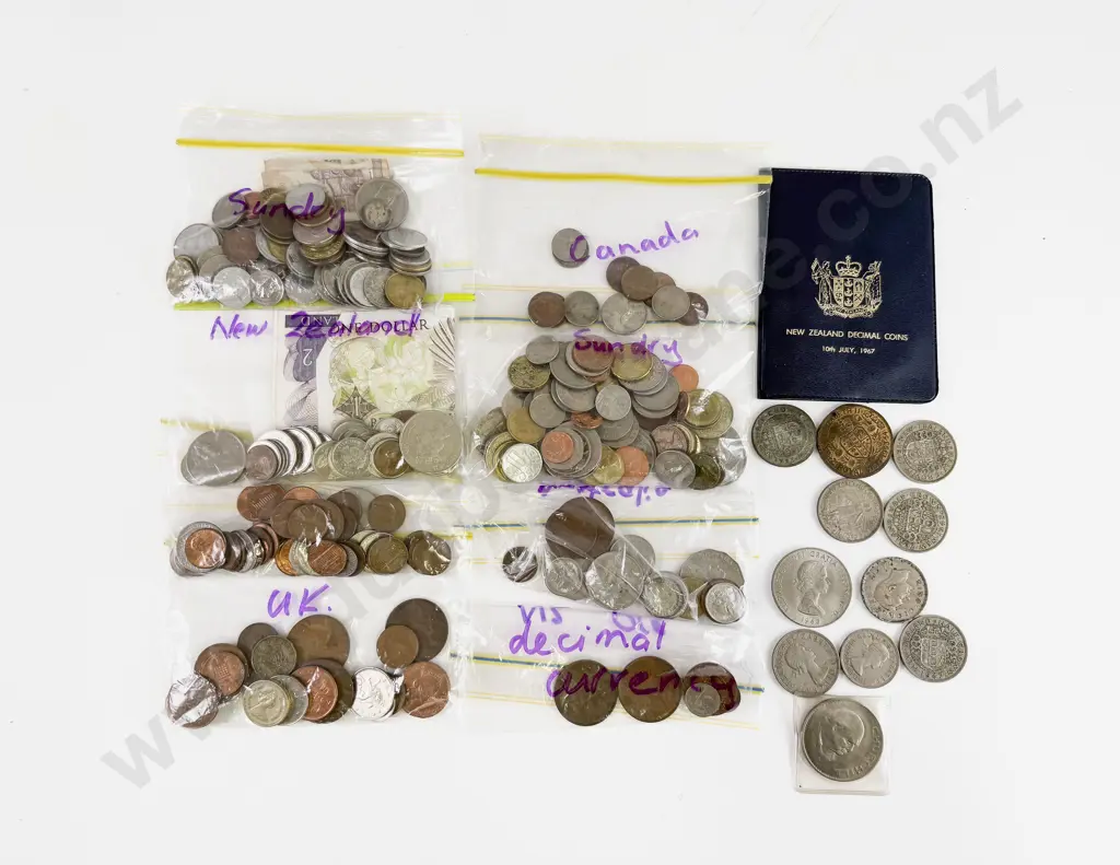 Qty Vintage NZ and World Pocket Change Coinage Image 1++