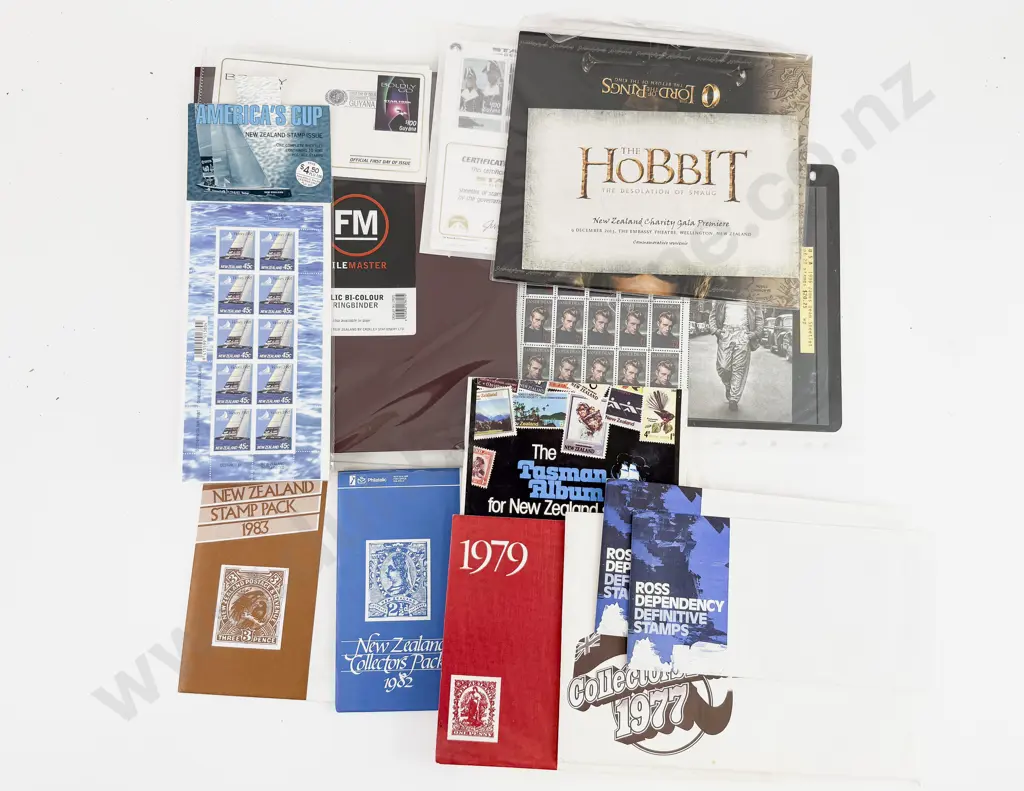 Star Trek-Hollywood- Hobbit Commemorative Stamps with NZ Stamp Packs and Issues Image 1++