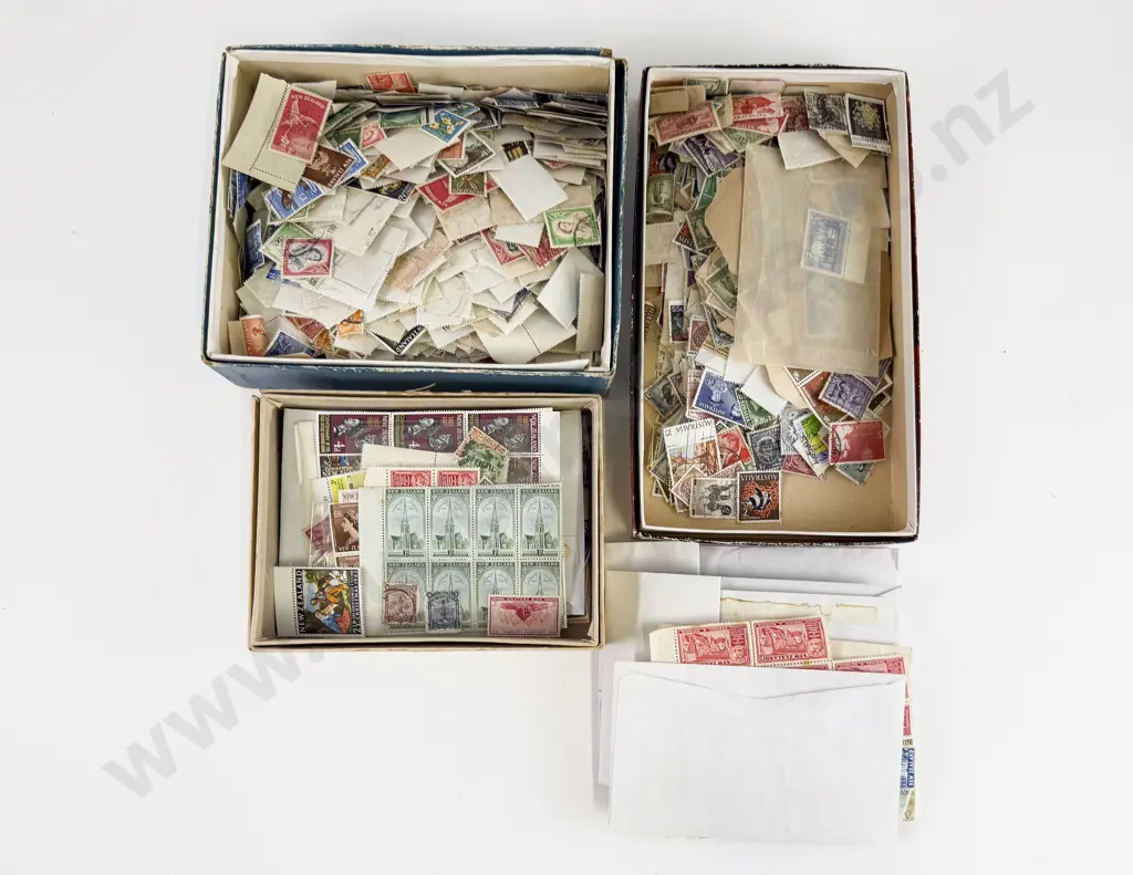 NZ Loose Stamps with some Mint Small Blocks Image 1++