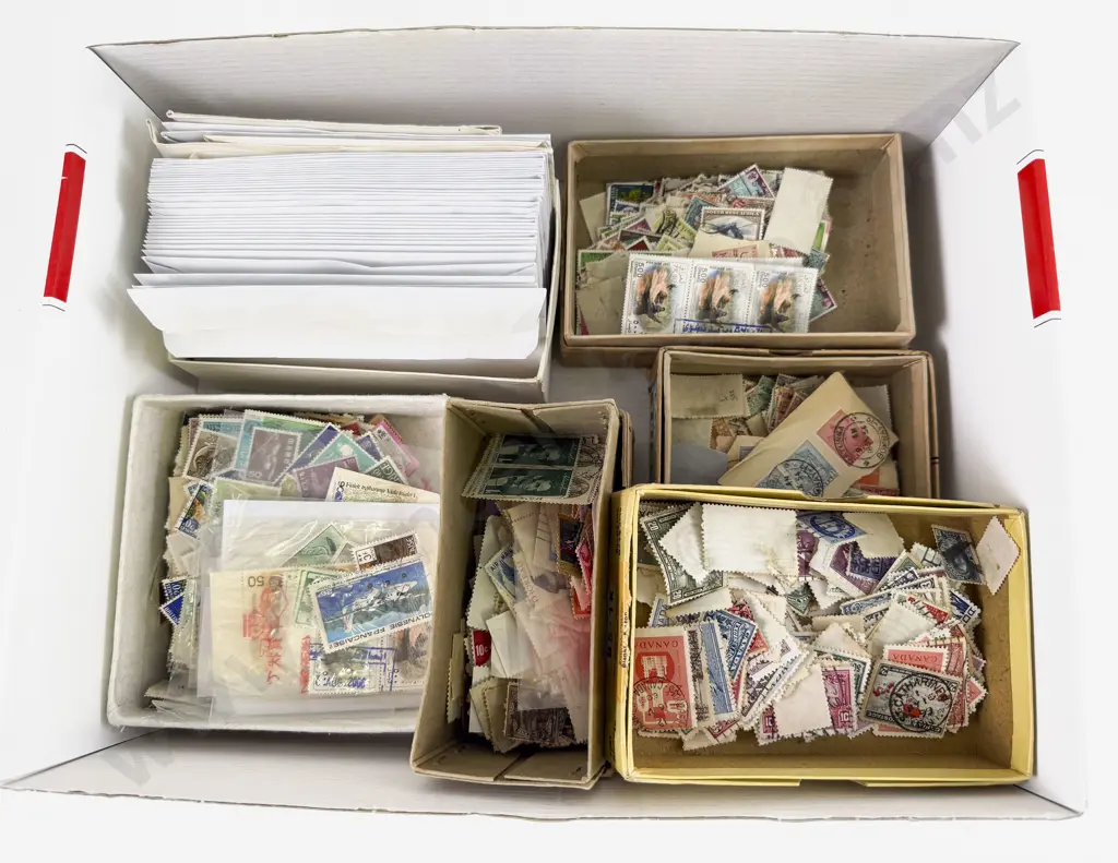 World Loose and Semi-Sorted Stamps Image 1++