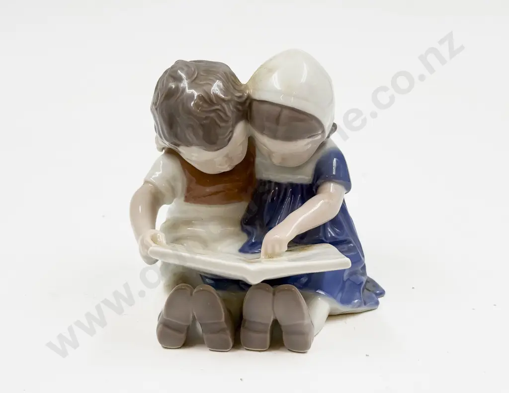 B & G Seated Group Figure Image 1++