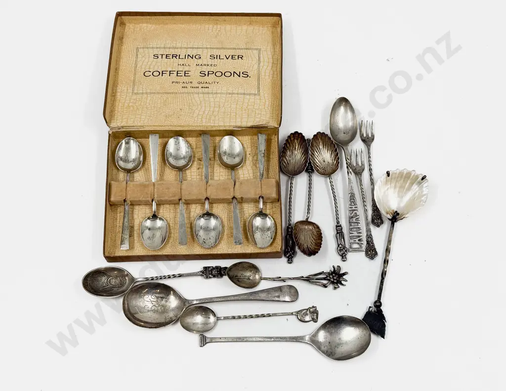 Cased Set of Six S/S Spoons & Assorted S/S & Other Teaspoons Image 1++