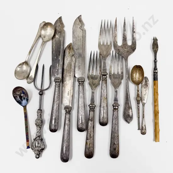 Qty of Assorted S/S Handled Cutlery together with S/S Teaspoons & Assorted