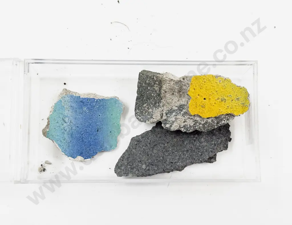 Qty of Berlin Wall Fragments Image 1++