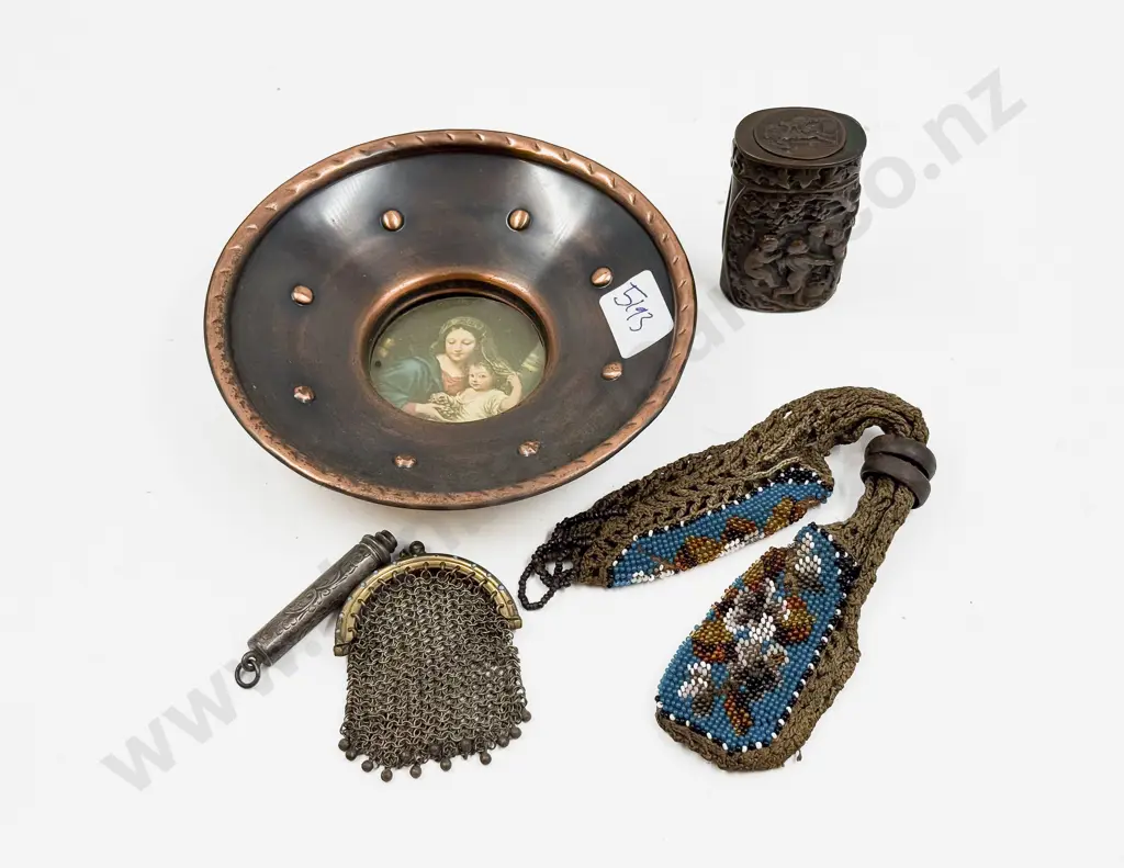 Small Qty of Assorted Vintage incl Small Coin Purses etc Image 1++