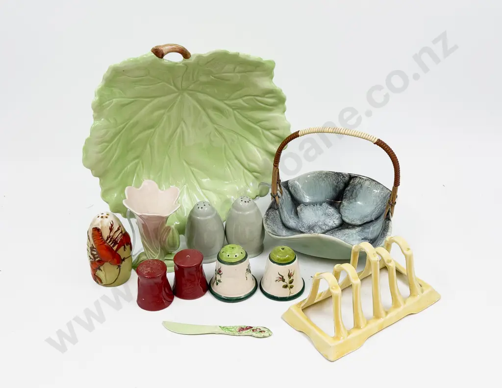 Small Qty of Assorted China incl Carlton Ware Image 1++