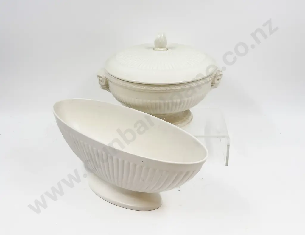 Two Pieces of Wedgwood incl Vase & Tureen Image 1++