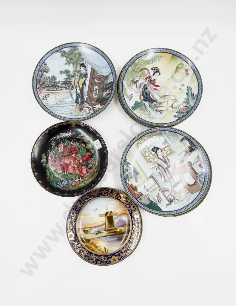 Qty of Assorted Fancy China Plates Image 1++