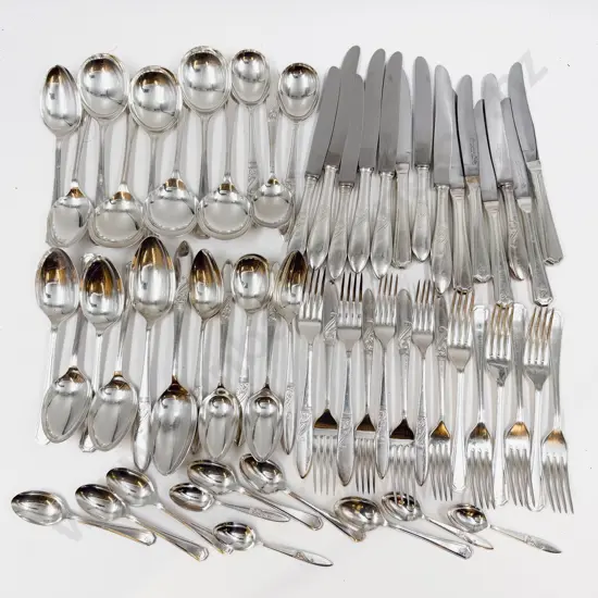 Qty of Assorted S/P Cutlery