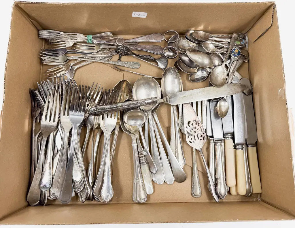 Small Qty of Assorted S/P Cutlery Image 1++