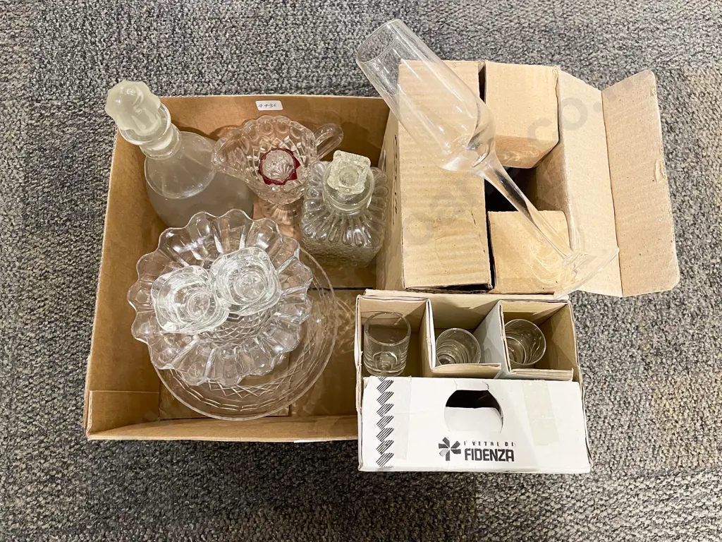 Box Qty of Assorted Glass Ware Image 1++