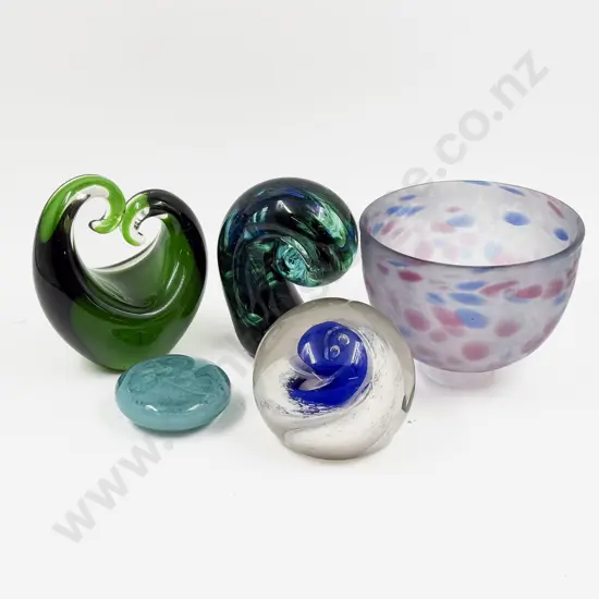 Five Pieces of Assorted Art Glass