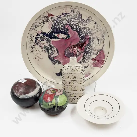 Qty of Assorted NZ Pottery incl Lynda Harris Trinket Box & Patti Meads Plate