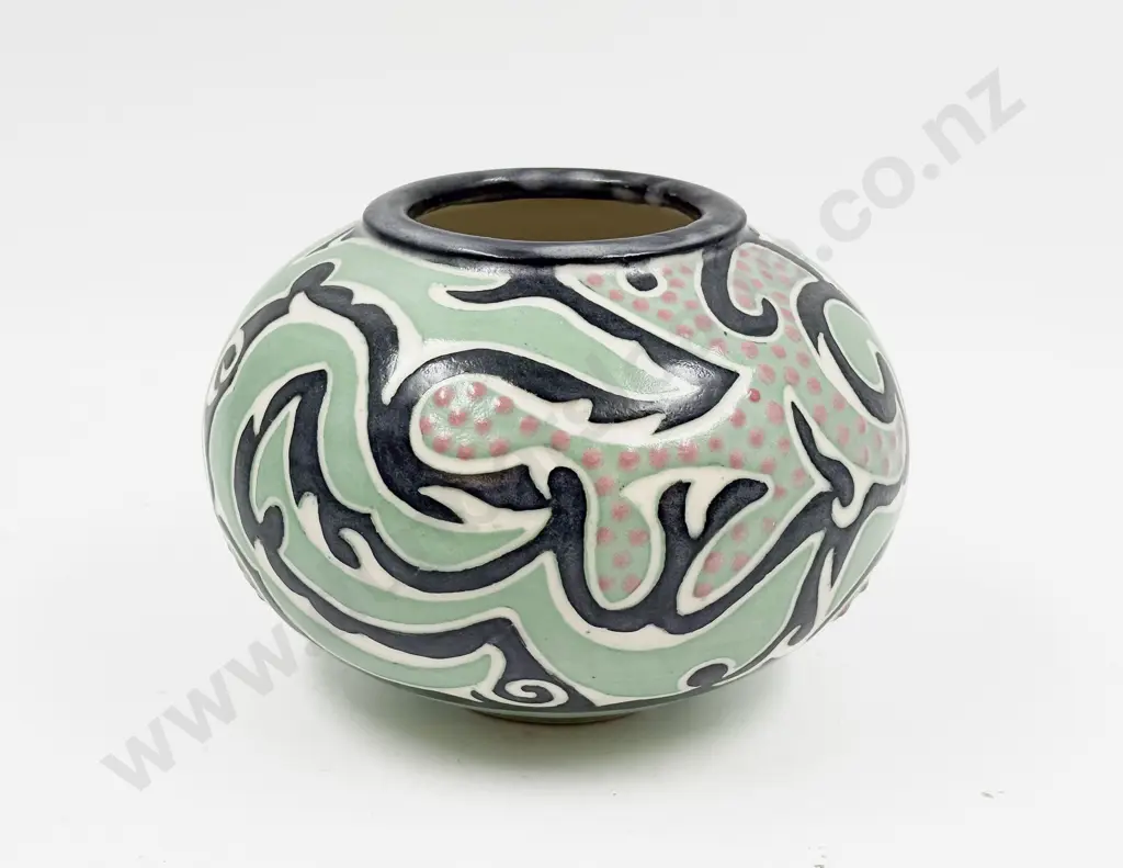 Jenny Browne Pottery Vase Image 1++