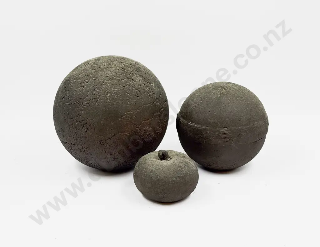 Three Pieces of Maureen Hunter Raku Fired Pottery Image 1++