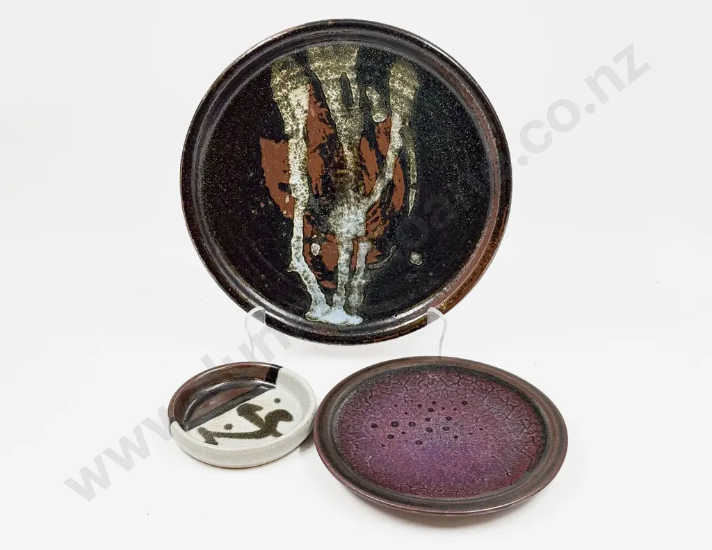 A Roger Haywood Pottery Dish together with Two Possible Brian Gartside Pieces Image 1++
