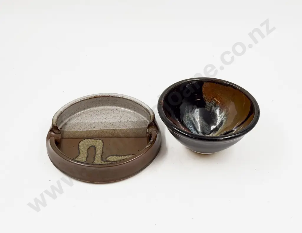 Brian Gartside Ashtray together with Small Bowl Image 1++