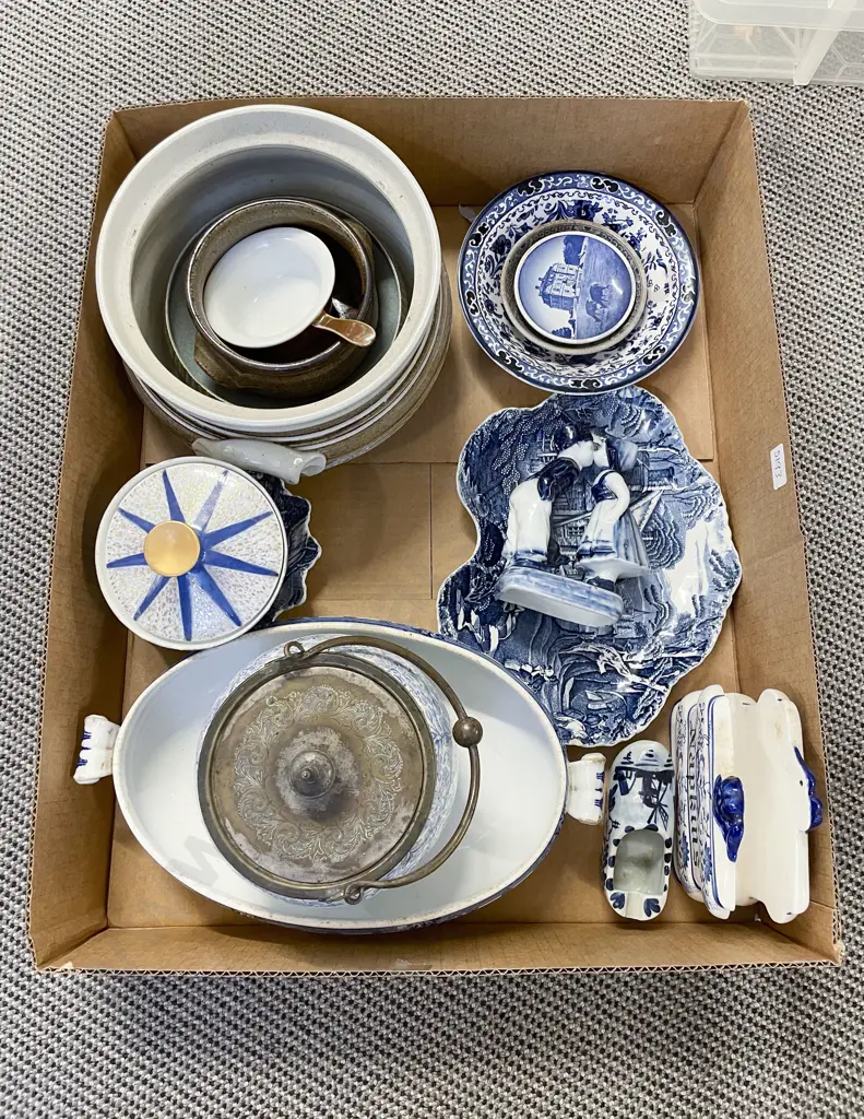 Box Qty of Assorted Blue & White and Assorted Image 1++