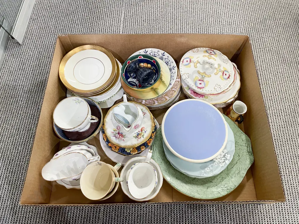 Box Qty of Assorted China Image 1++