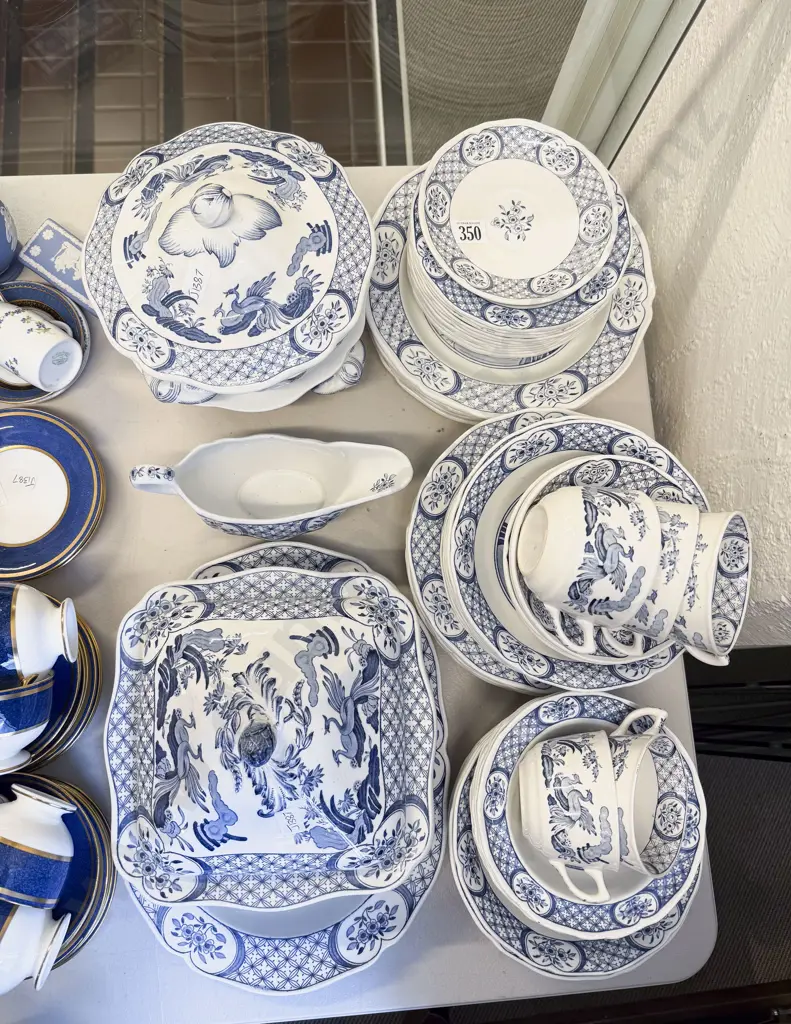 English Made Blue & White Part Dinnerset Image 1++