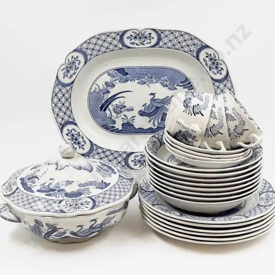 English Made Blue & White Part Dinnerset