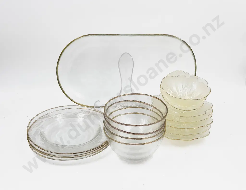 Small Qty of Assorted Decorative Glass Ware Image 1++