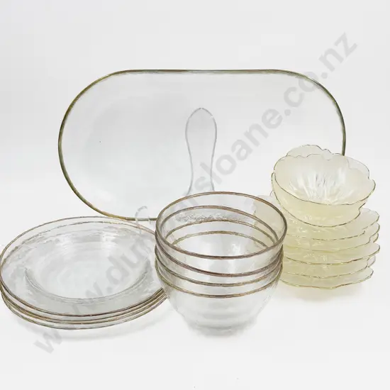 Small Qty of Assorted Decorative Glass Ware