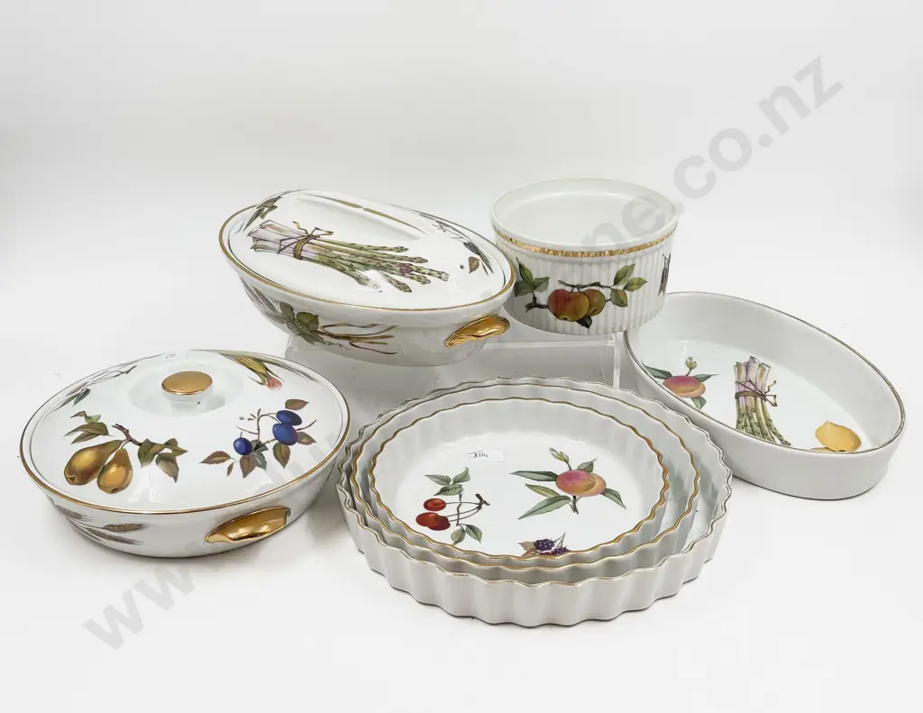 Qty of Assorted Royal Worcester "Evesham" Pattern China Image 1++