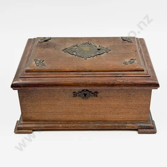 Small Oak Jewellery Box