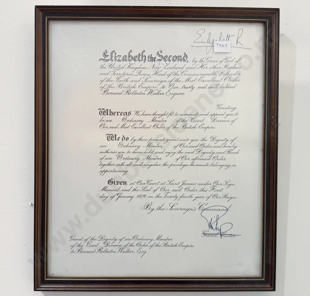 Circa 1977 QEII & Prince Philip Signed Photograph & Other Signed by the Queen Image 1++