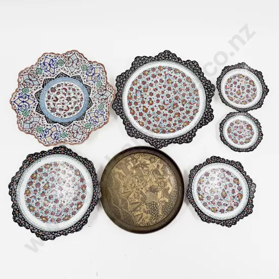Qty of Assorted Enamel Dishes