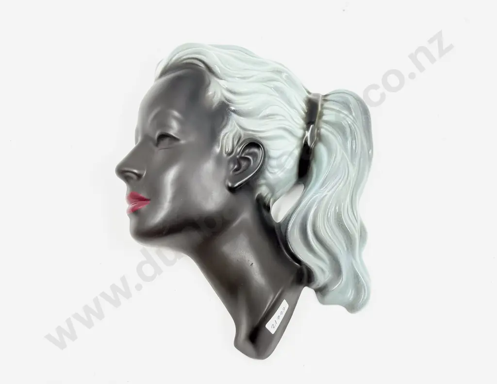 C1950s Portrait Plaque Image 1++