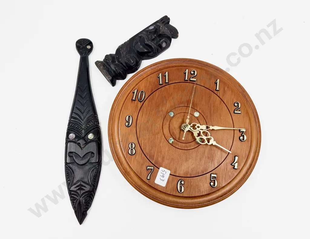 NZ Rimu Wall Clock & Two Souvenir Items Image 1++