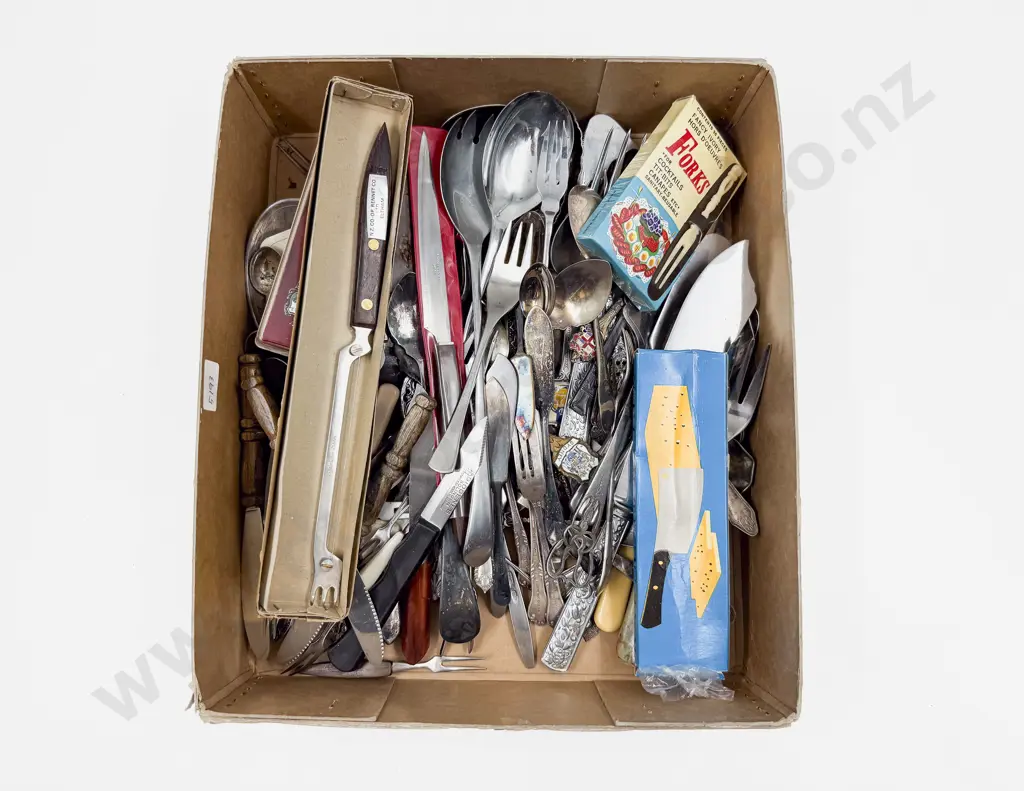 Collection of Assorted Cutlery Including Souvenir Ware Image 1++