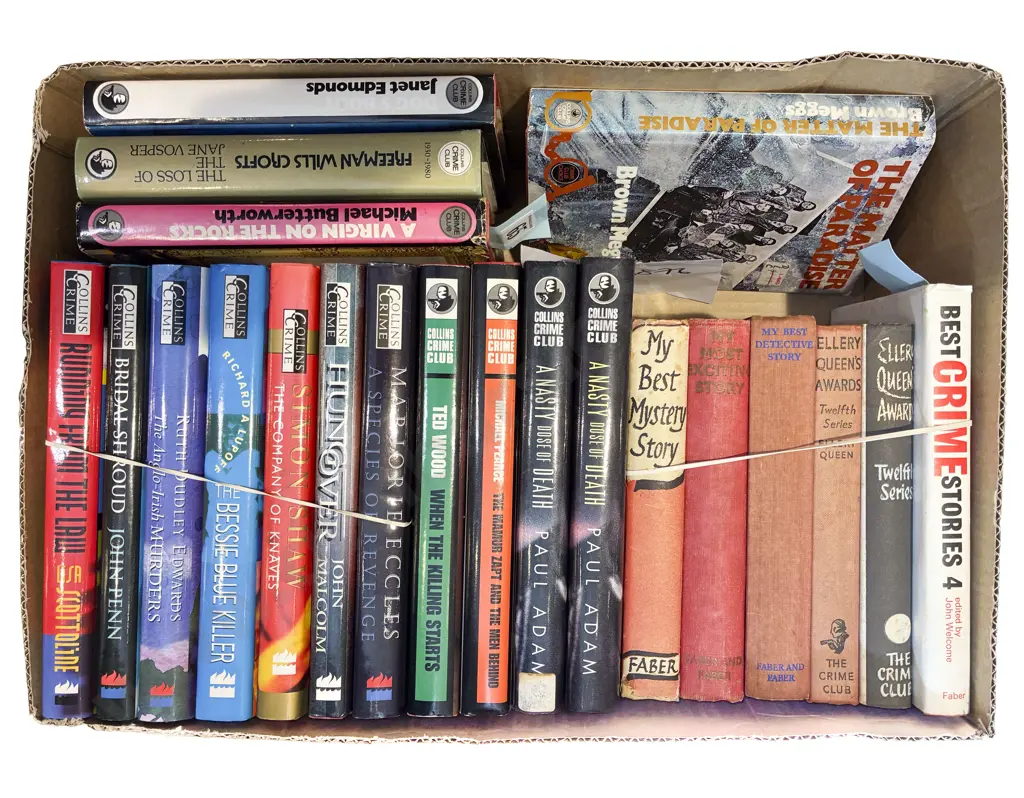Box of Assorted Vintage Crime Fiction Image 1++