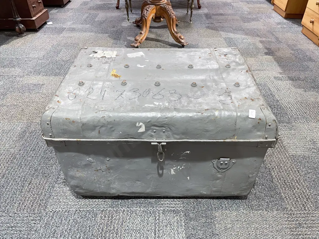 A Pair of Vintage Tin Trunks Image 1++