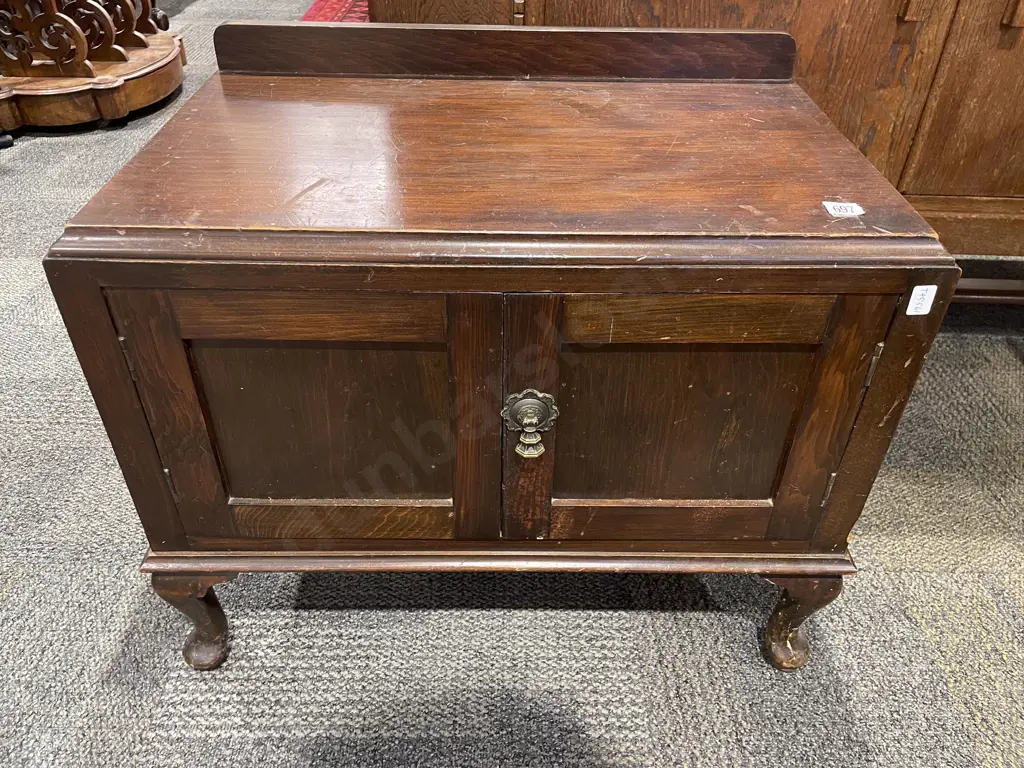Mahogany Two Door Bedside Cabinet Image 1++