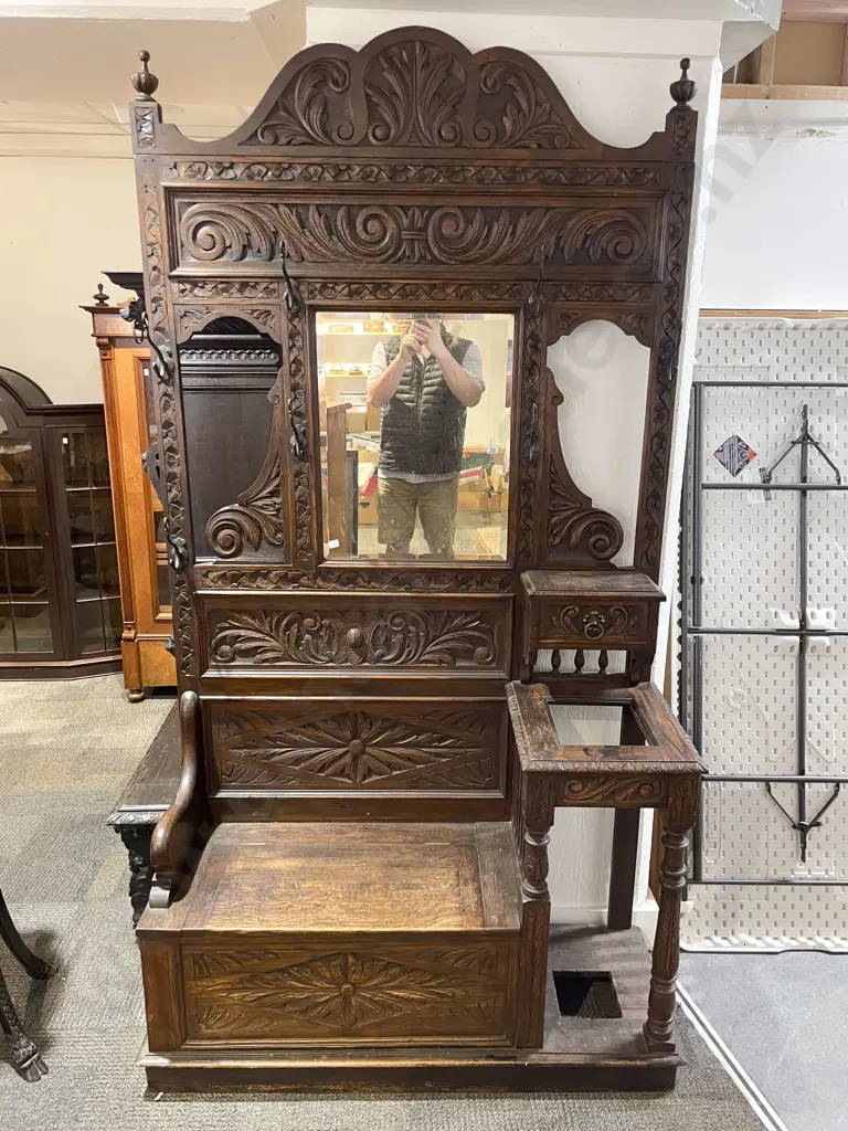 Arts & Crafts Oak Hallstand with Centralised Mirror & Seated Compartment Image 1++